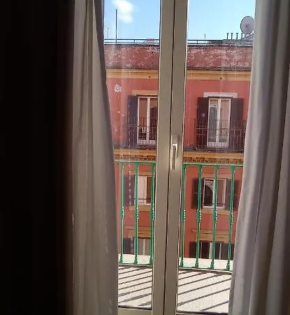 فندق Travellers 2*