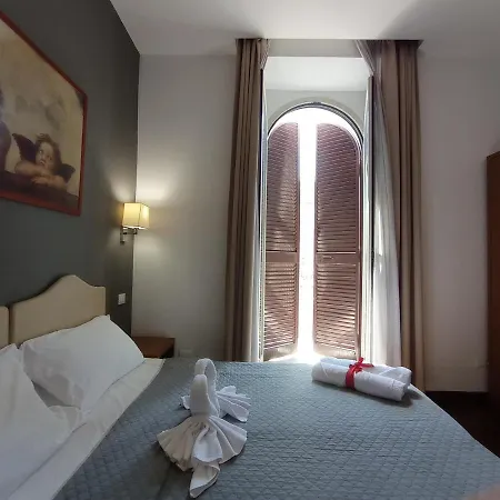 فندق Travellers 2*