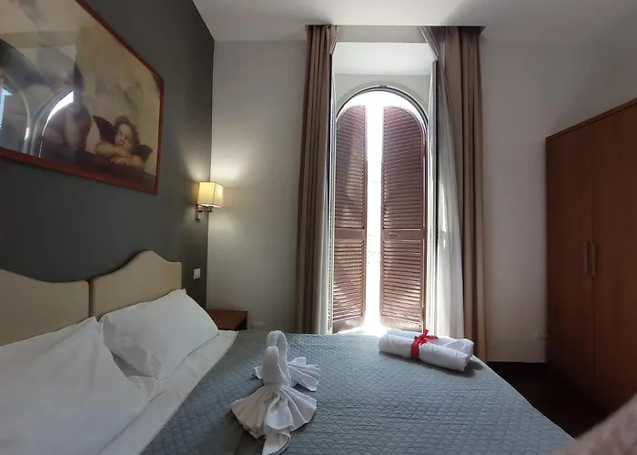 호텔 Travellers 2*