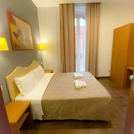 Travellers Hotel 2*
