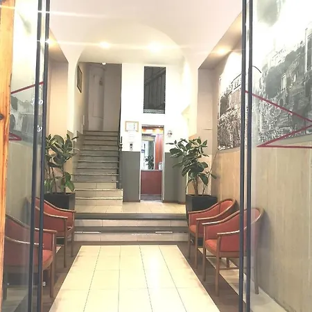 Szálloda Travellers