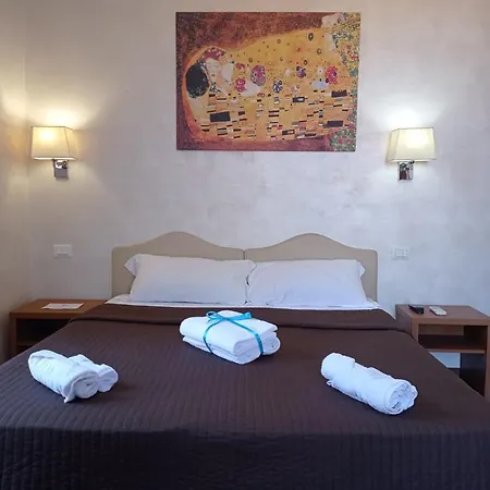 Travellers Hotel