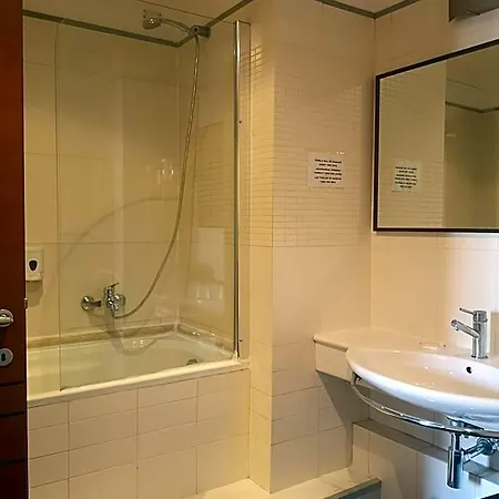 Hotel Travellers Rome