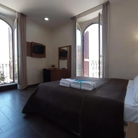 Travellers Hotel 2*